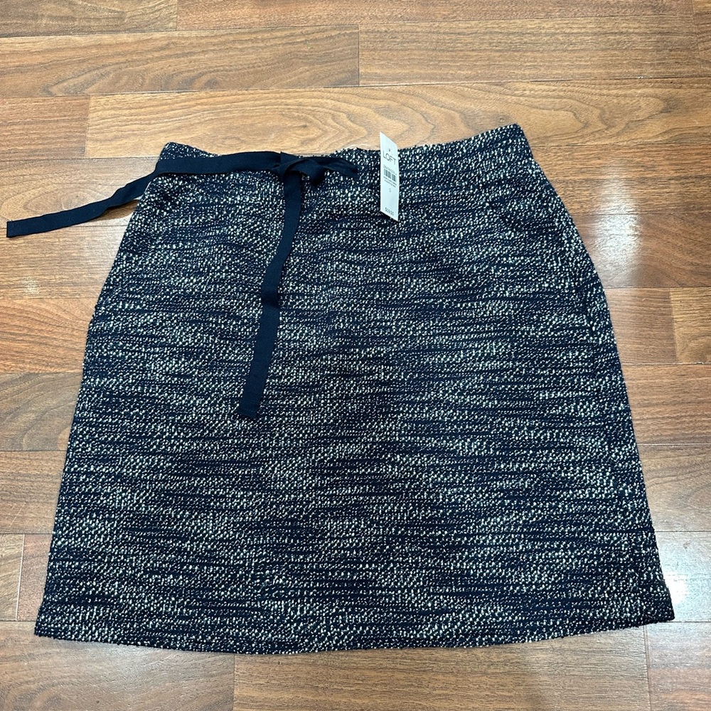 LOFT Black and Gray A-Line Knee-Length Skirt